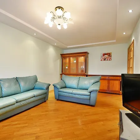 Aparton Jacuzzi Apartament *